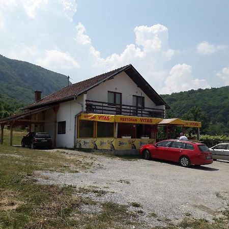 Prenociste Vitas Bed & Breakfast Miljevina Exterior foto