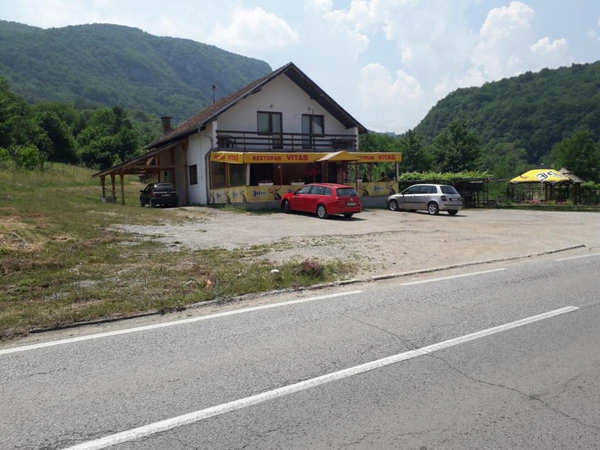 Prenociste Vitas Bed & Breakfast Miljevina Exterior foto