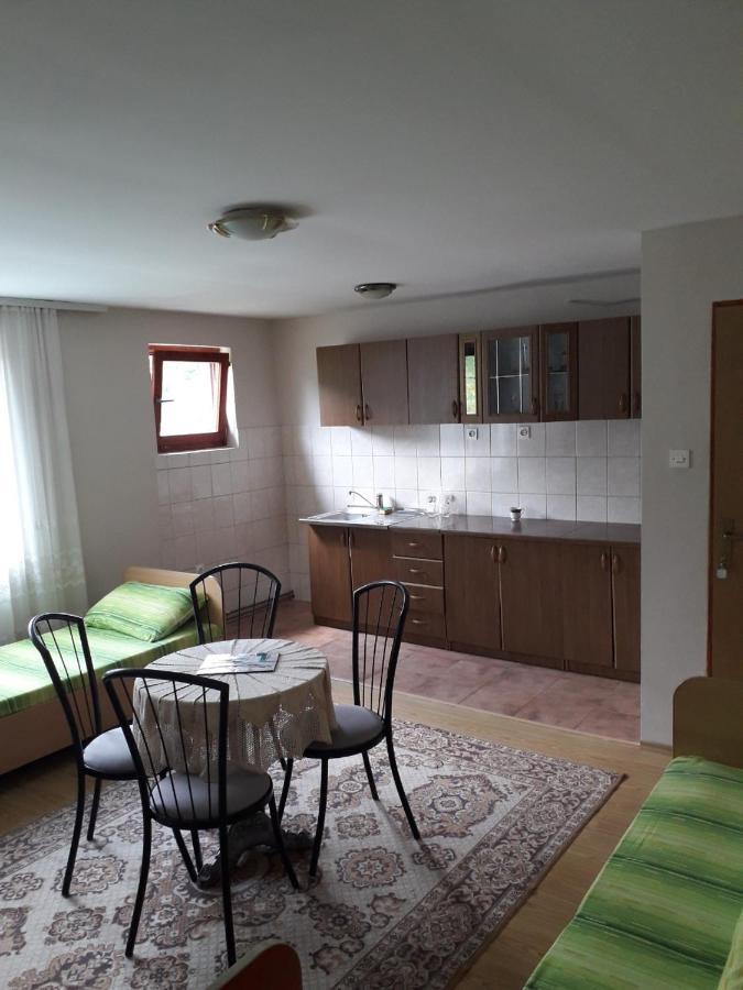 Prenociste Vitas Bed & Breakfast Miljevina Exterior foto