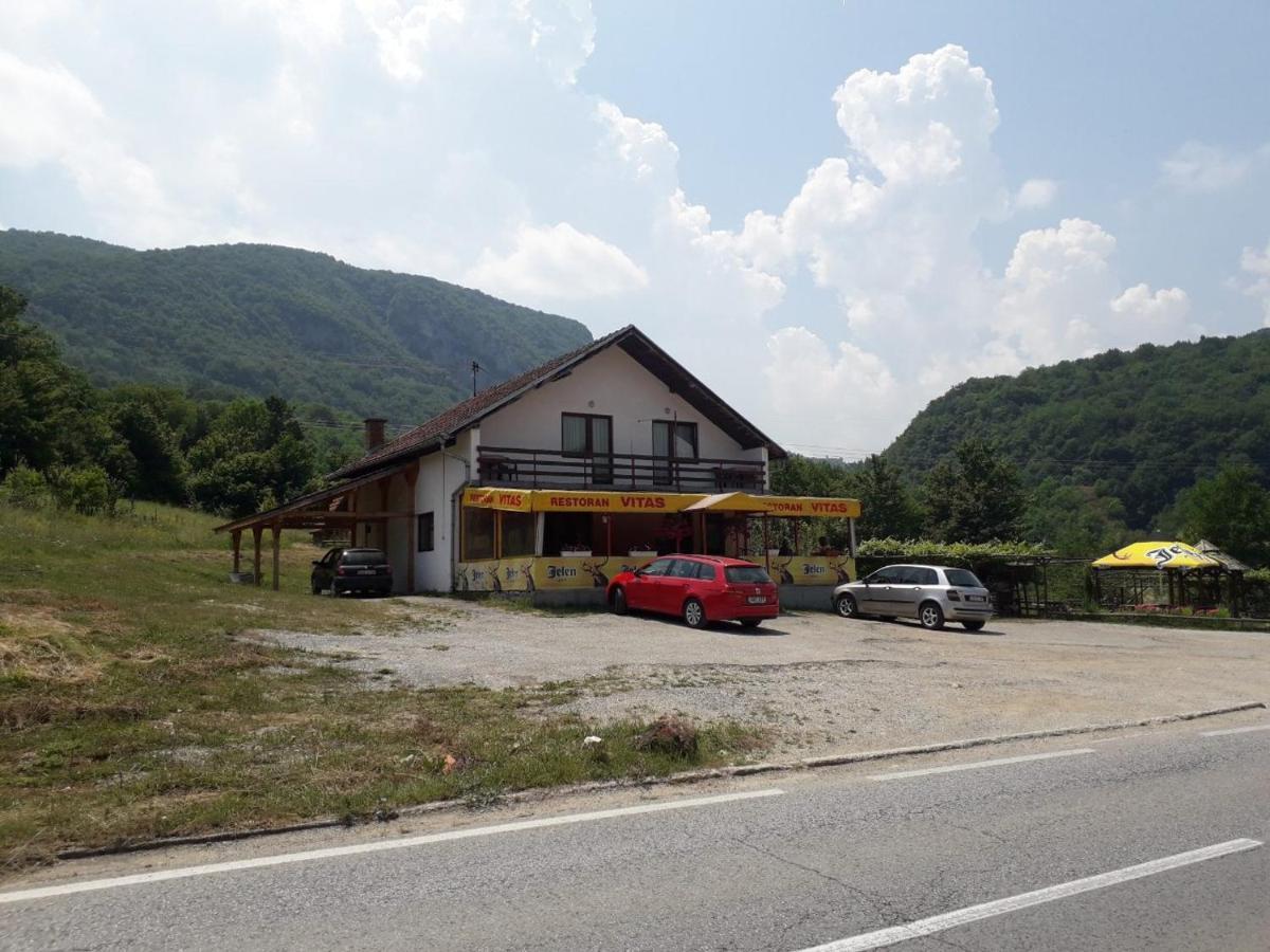 Prenociste Vitas Bed & Breakfast Miljevina Exterior foto