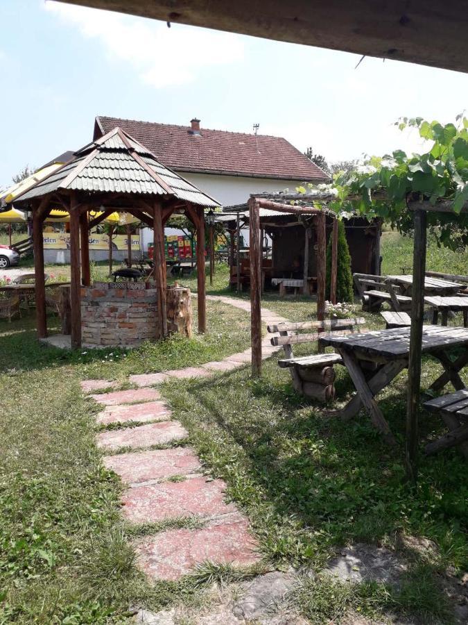 Prenociste Vitas Bed & Breakfast Miljevina Exterior foto