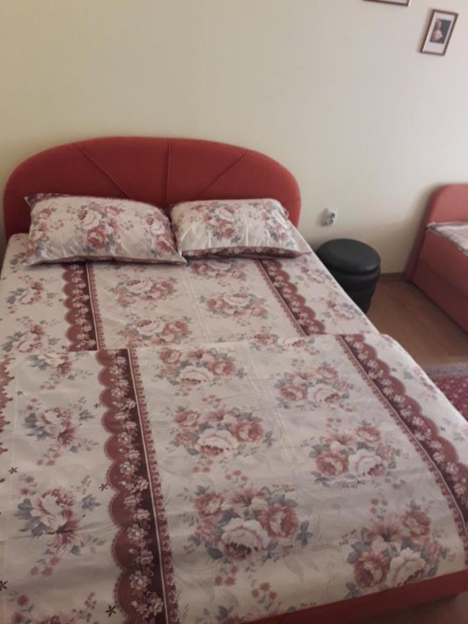 Prenociste Vitas Bed & Breakfast Miljevina Exterior foto