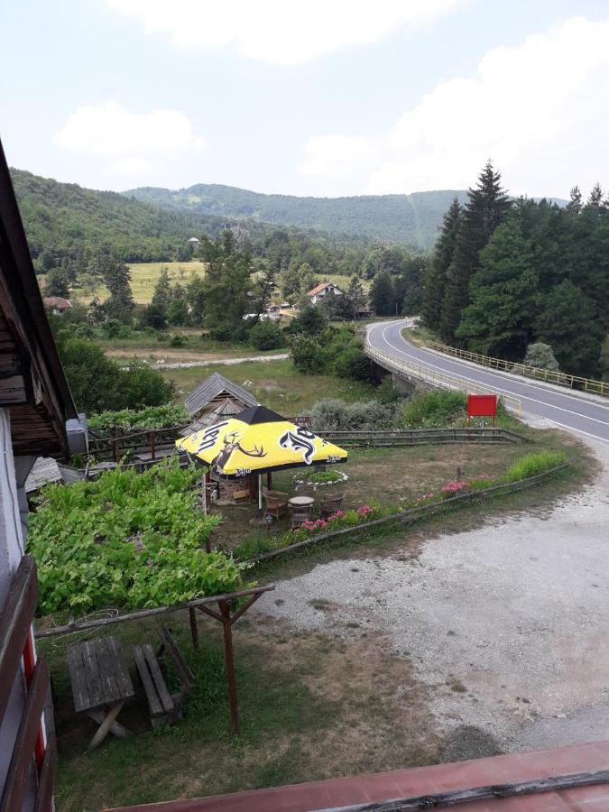 Prenociste Vitas Bed & Breakfast Miljevina Exterior foto