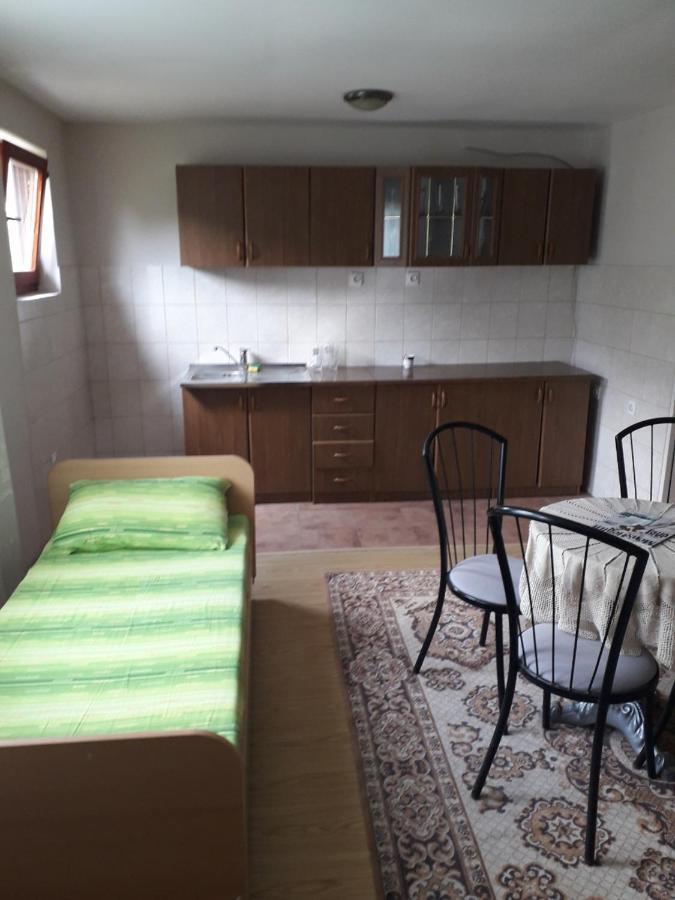 Prenociste Vitas Bed & Breakfast Miljevina Exterior foto