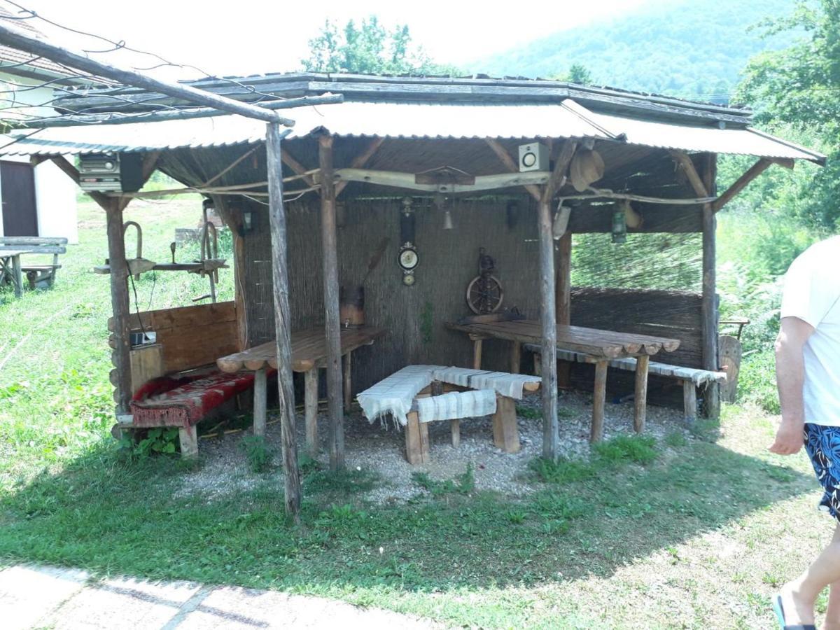 Prenociste Vitas Bed & Breakfast Miljevina Exterior foto